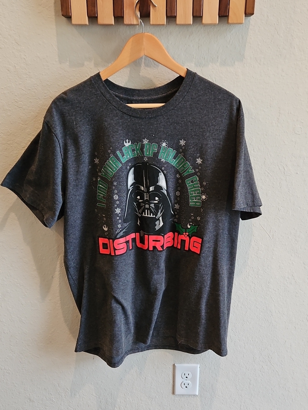 Disney Men's Dark Gray Darth Vader Christmas Graphic Tee